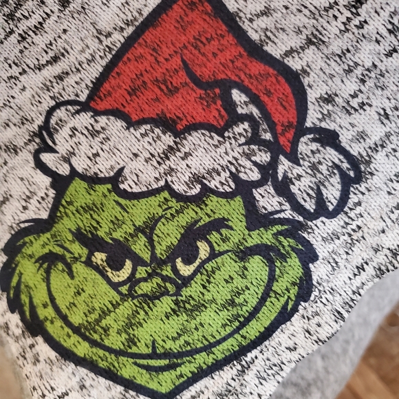 Grinchmas Blanket - Picture 5 of 7